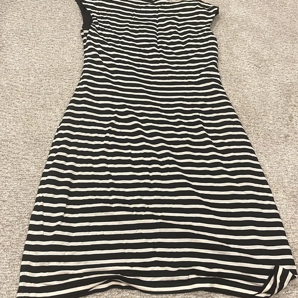 BLACK AND CREAM STRIPED LOFT DRESS MEDIUM - Picture 3 of 4